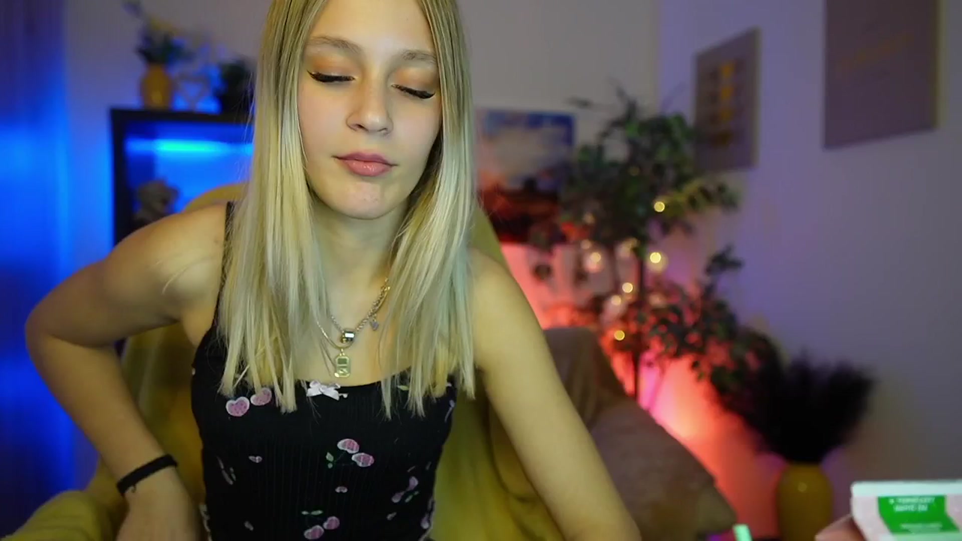 Gallery image thumbnail from Luna_Grace18's myfreecams stream on, 03/22/2026, 14:55 image 18 of 20