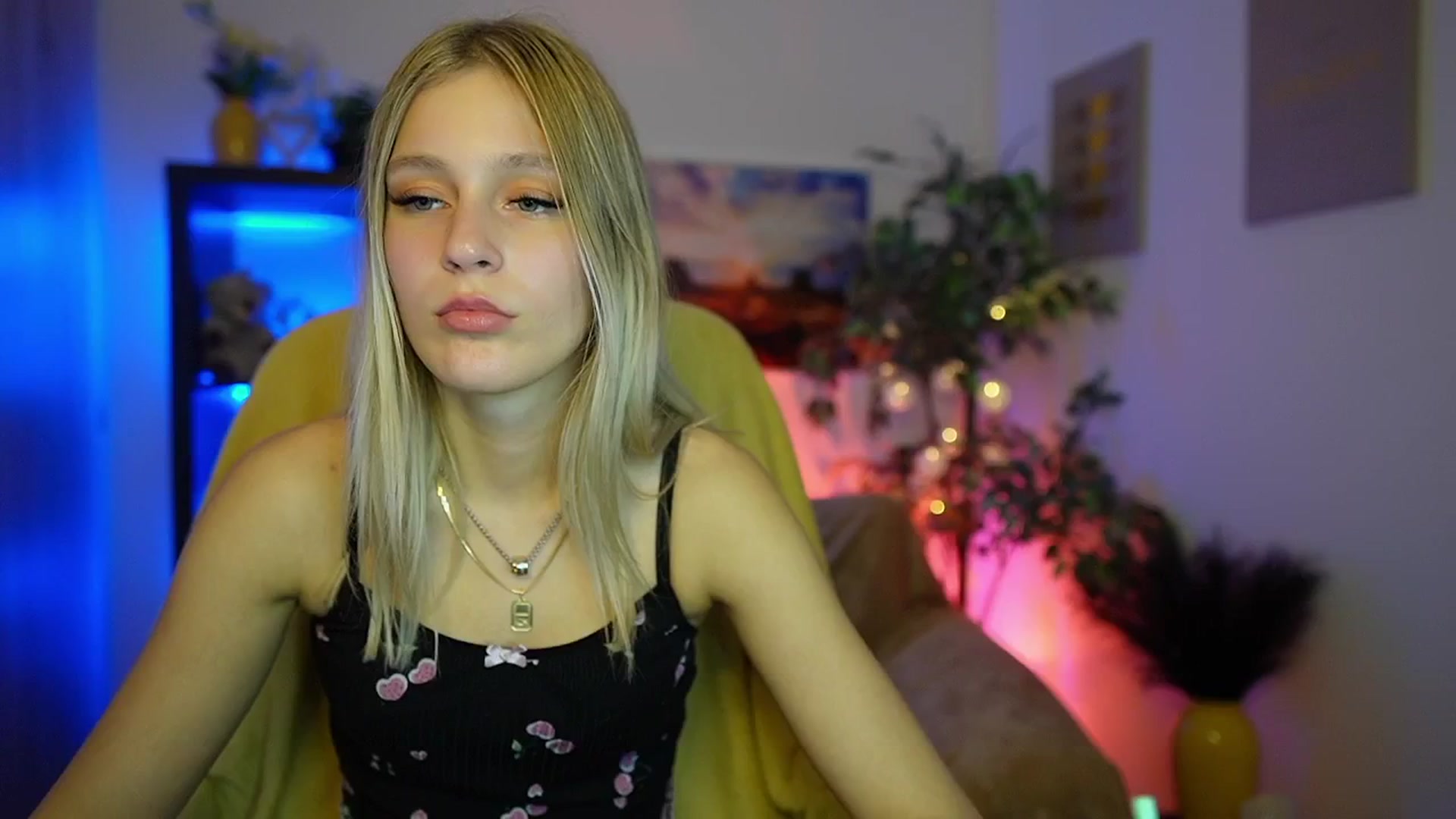 Gallery image thumbnail from Luna_Grace18's myfreecams stream on, 03/22/2026, 16:14 image 11 of 20