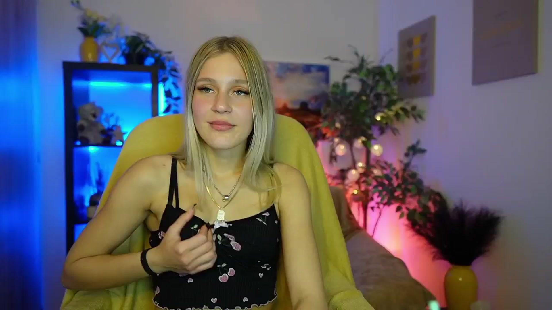 Gallery image thumbnail from Luna_Grace18's myfreecams stream on, 03/22/2026, 16:14 image 20 of 20