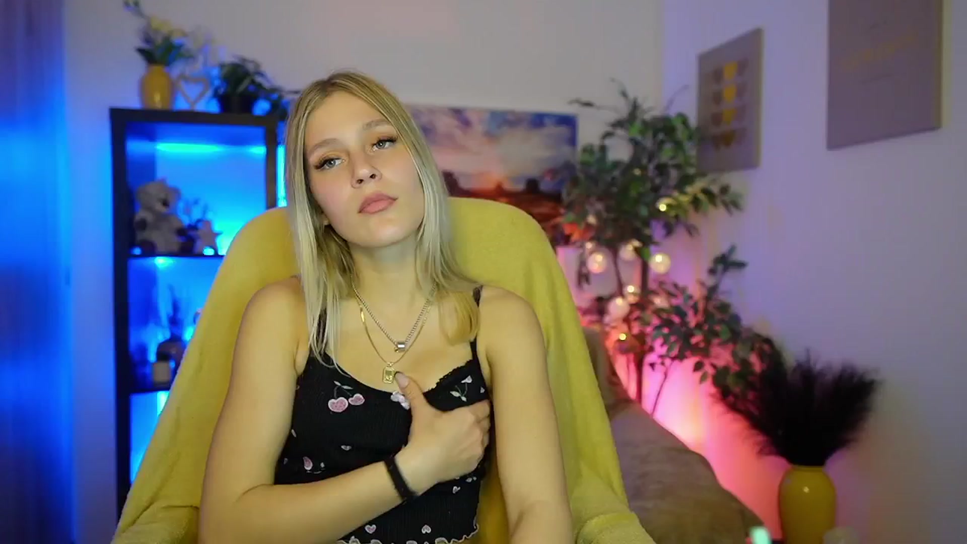 Gallery image thumbnail from Luna_Grace18's myfreecams stream on, 03/22/2026, 16:14 image 19 of 20