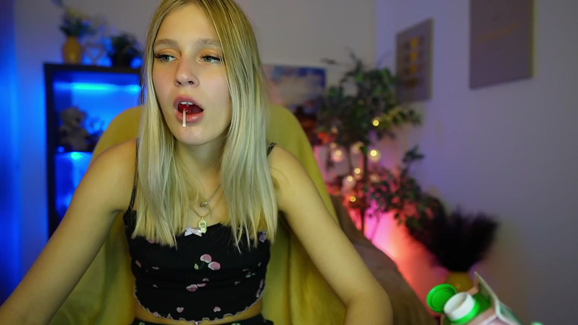 Gallery image thumbnail from Luna_Grace18's myfreecams stream on, 03/22/2026, 18:58 image 4 of 20