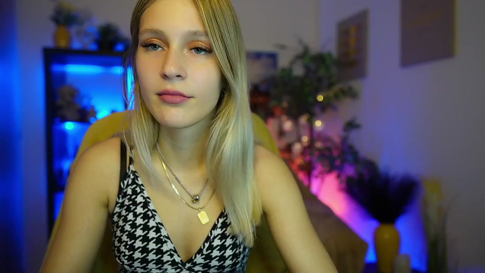 Gallery image thumbnail from Luna_Grace18's myfreecams stream on, 03/26/2026, 14:17 image 1 of 20