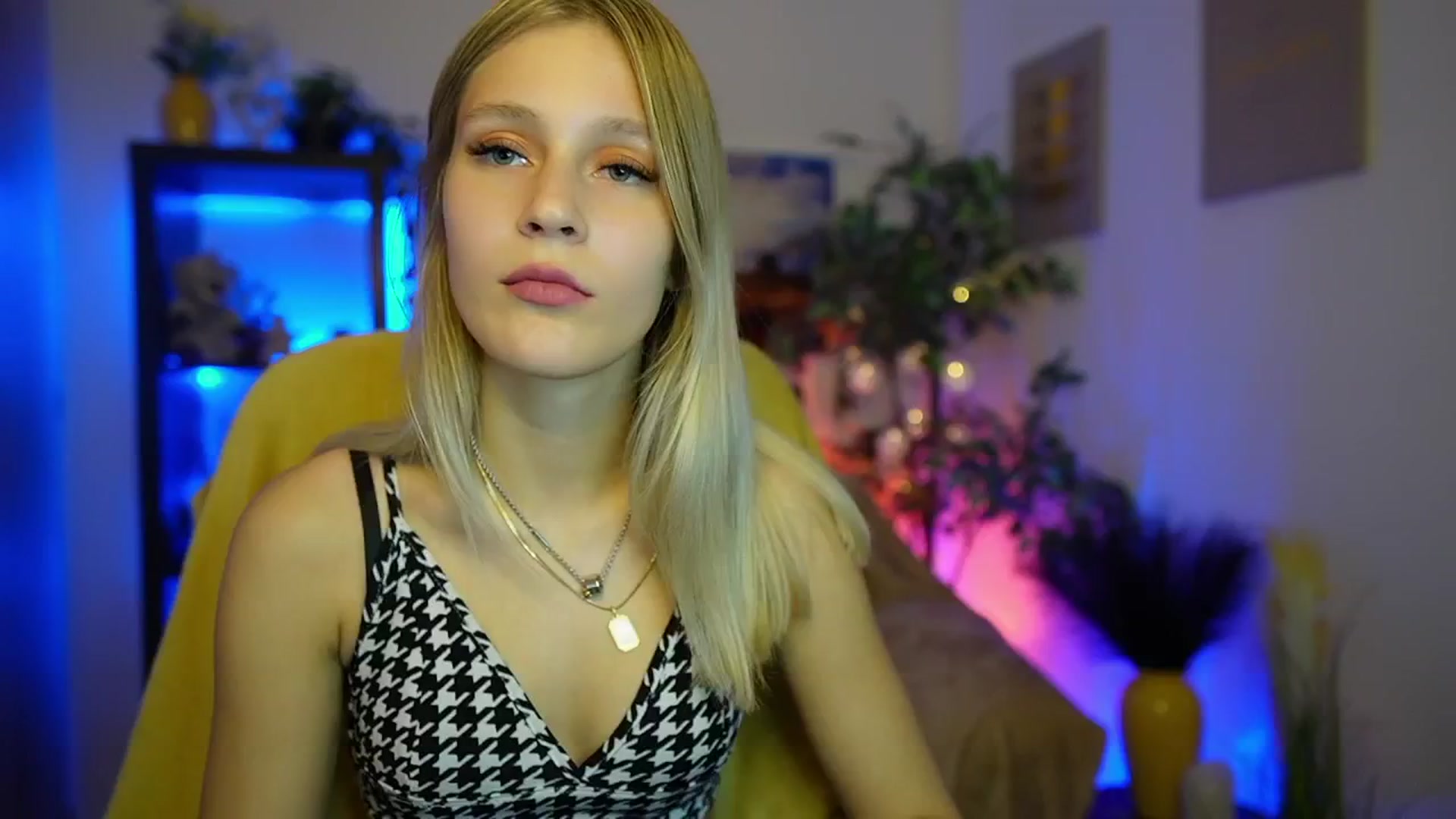 Gallery image thumbnail from Luna_Grace18's myfreecams stream on, 03/26/2026, 14:17 image 3 of 20