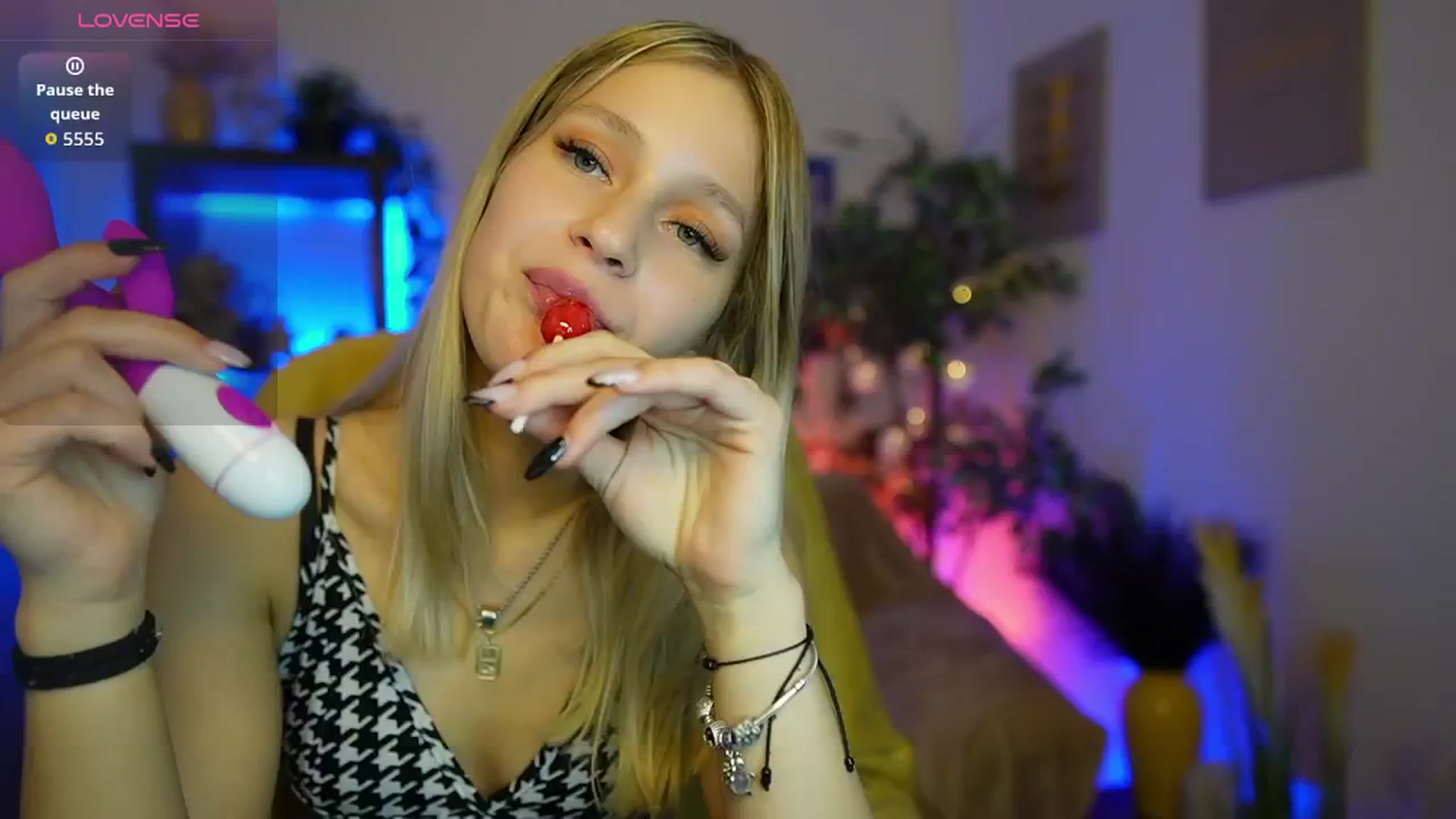Gallery image thumbnail from Luna_Grace18's myfreecams stream on, 03/26/2026, 14:17 image 20 of 20