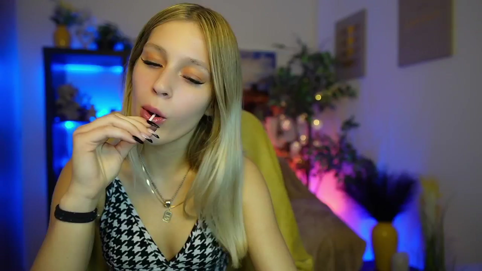 Gallery image thumbnail from Luna_Grace18's myfreecams stream on, 03/26/2026, 14:17 image 8 of 20