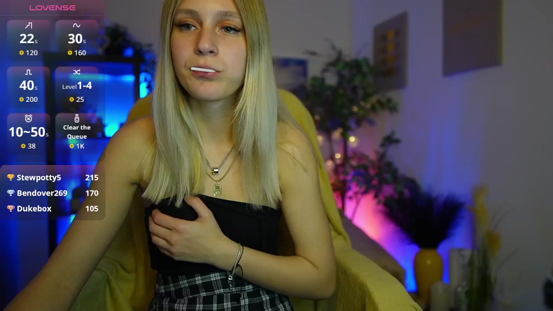 Gallery image thumbnail from Luna_Grace18's myfreecams stream on, 03/30/2026, 17:03 image 17 of 20