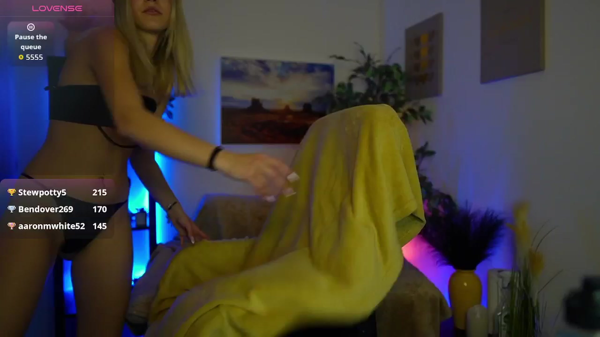 Gallery image thumbnail from Luna_Grace18's myfreecams stream on, 03/30/2026, 18:19 image 9 of 20