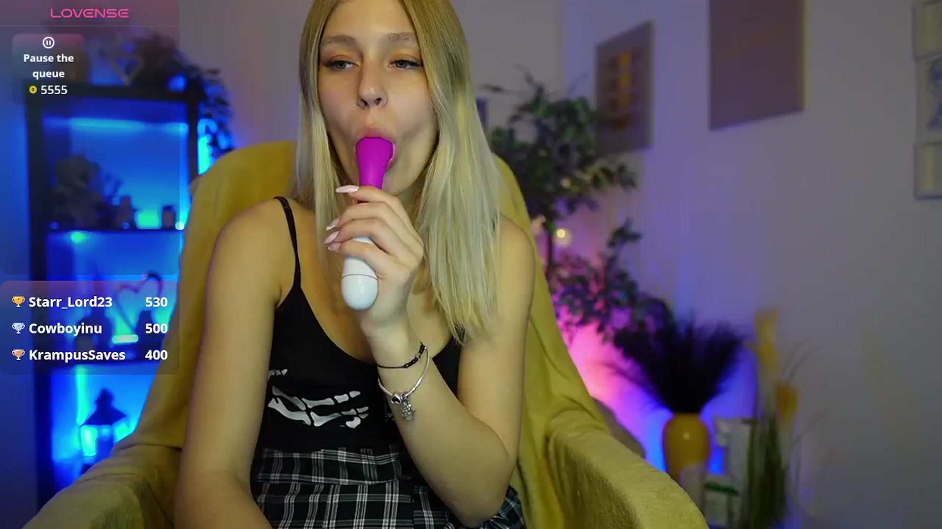 Gallery image thumbnail from Luna_Grace18's myfreecams stream on, 03/31/2026, 16:41 image 6 of 20