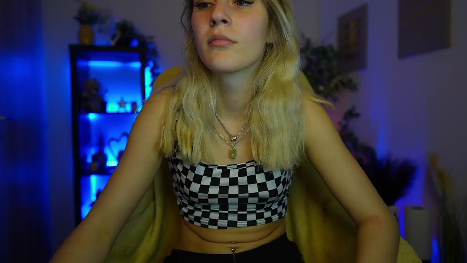 Gallery image thumbnail from Luna_Grace18's myfreecams stream on, 04/06/2026, 18:26 image 9 of 20