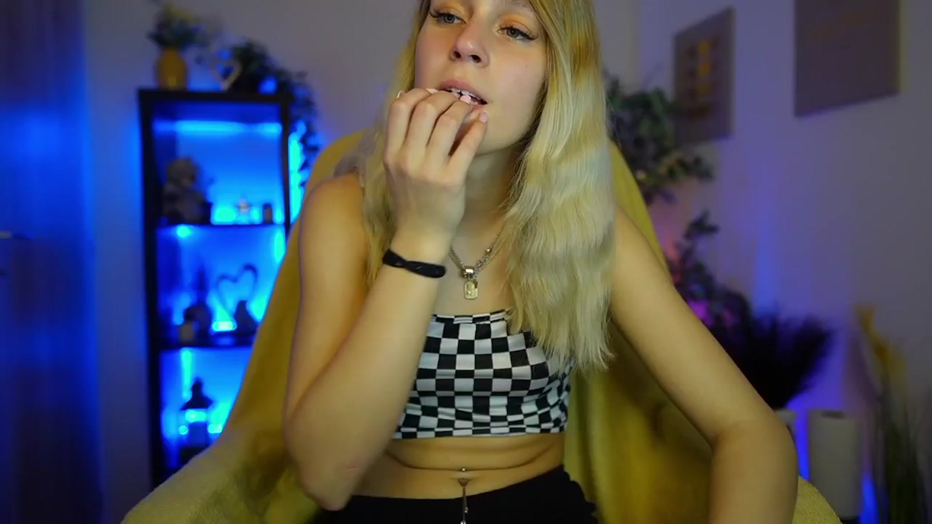Gallery image thumbnail from Luna_Grace18's myfreecams stream on, 04/06/2026, 18:26 image 1 of 20