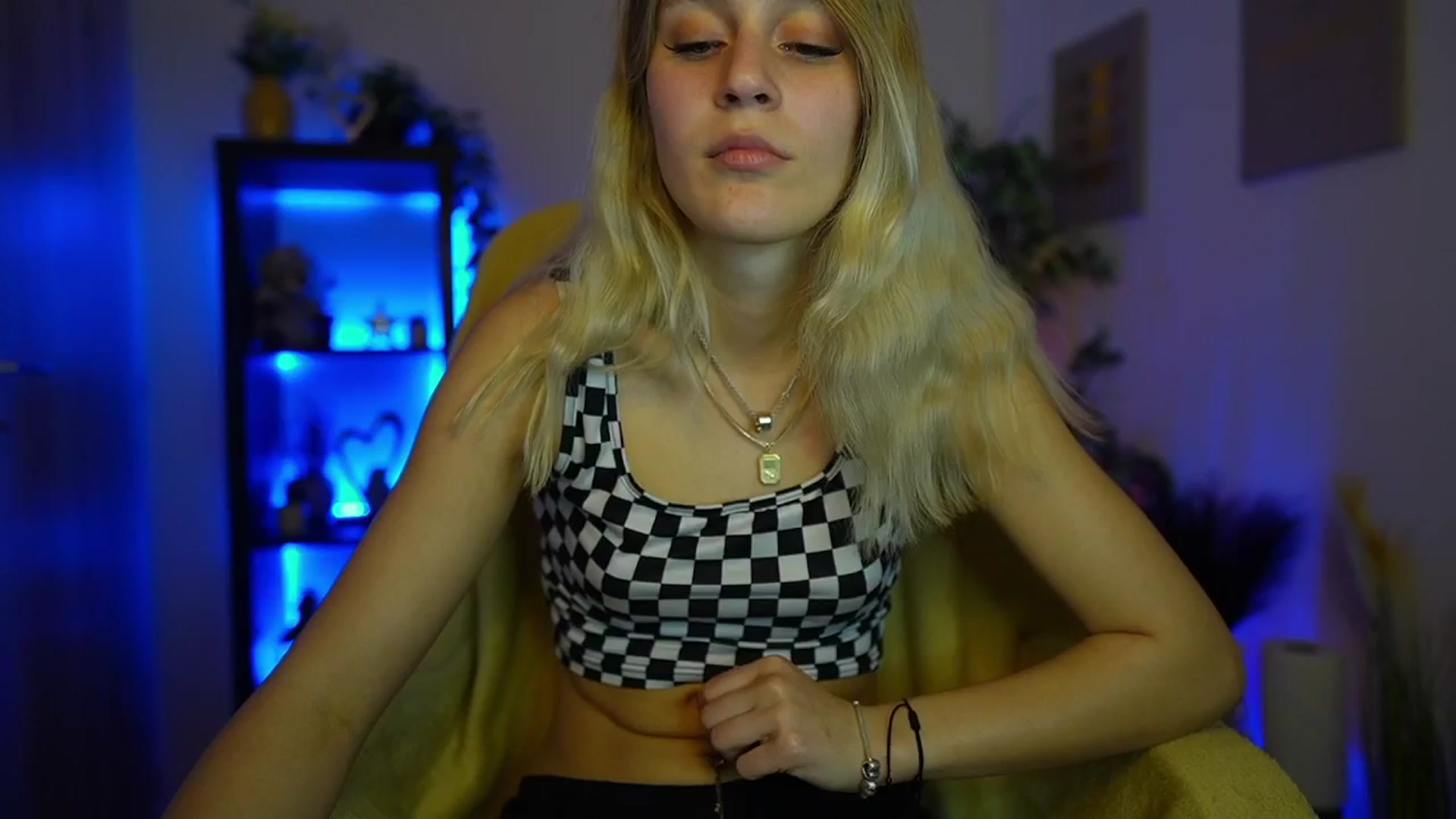 Gallery image thumbnail from Luna_Grace18's myfreecams stream on, 04/06/2026, 18:26 image 6 of 20