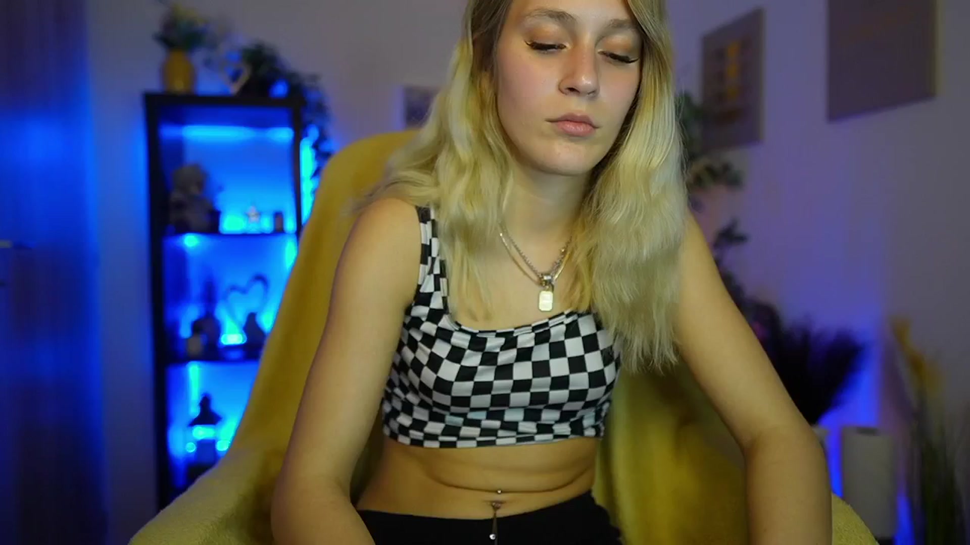 Gallery image thumbnail from Luna_Grace18's myfreecams stream on, 04/06/2026, 18:26 image 3 of 20