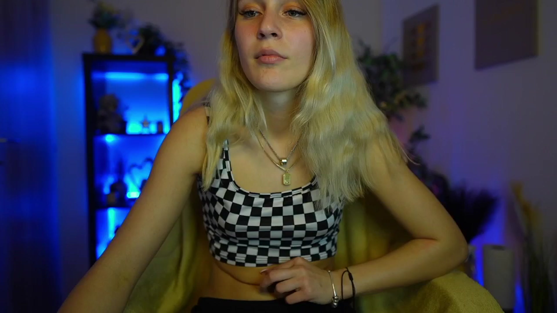 Gallery image thumbnail from Luna_Grace18's myfreecams stream on, 04/06/2026, 18:26 image 7 of 20