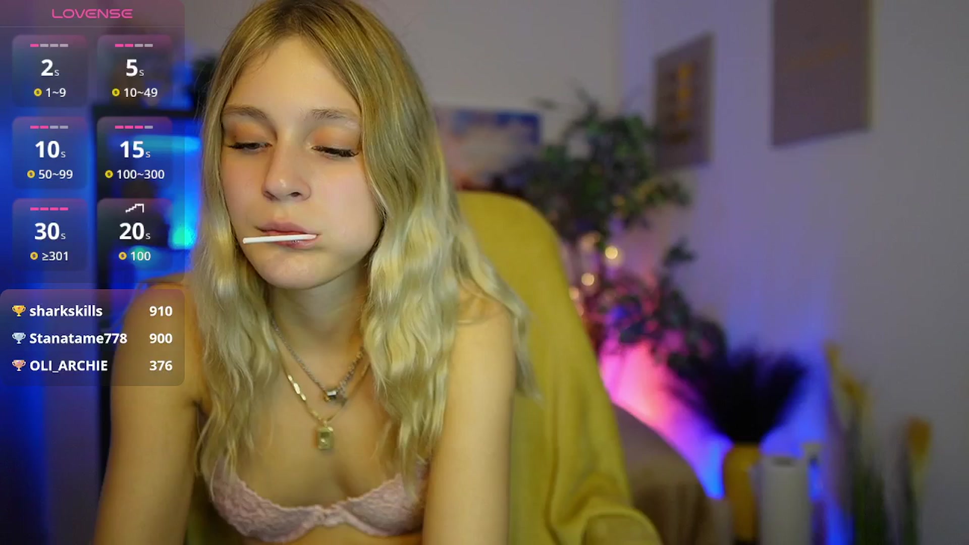 Gallery image thumbnail from Luna_Grace18's myfreecams stream on, 04/17/2026, 18:11 image 9 of 20