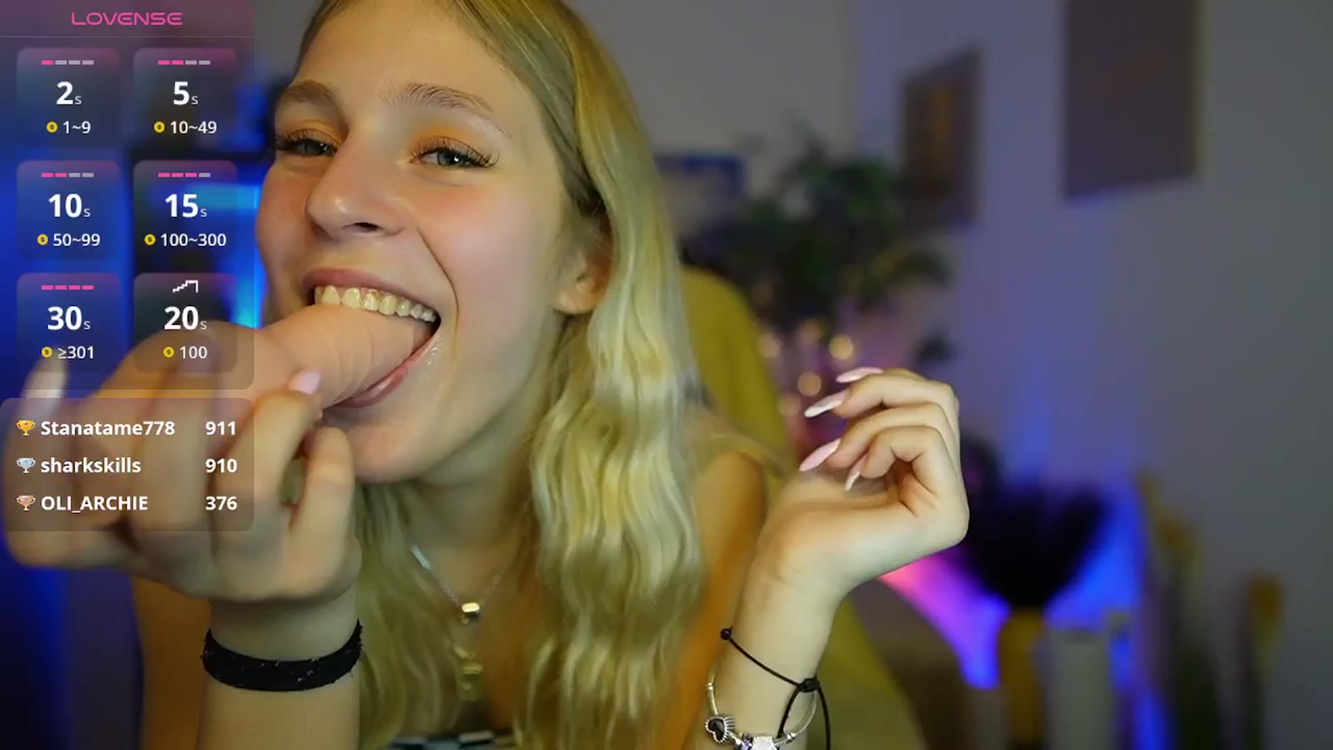 Gallery image thumbnail from Luna_Grace18's myfreecams stream on, 04/17/2026, 19:36 image 3 of 20