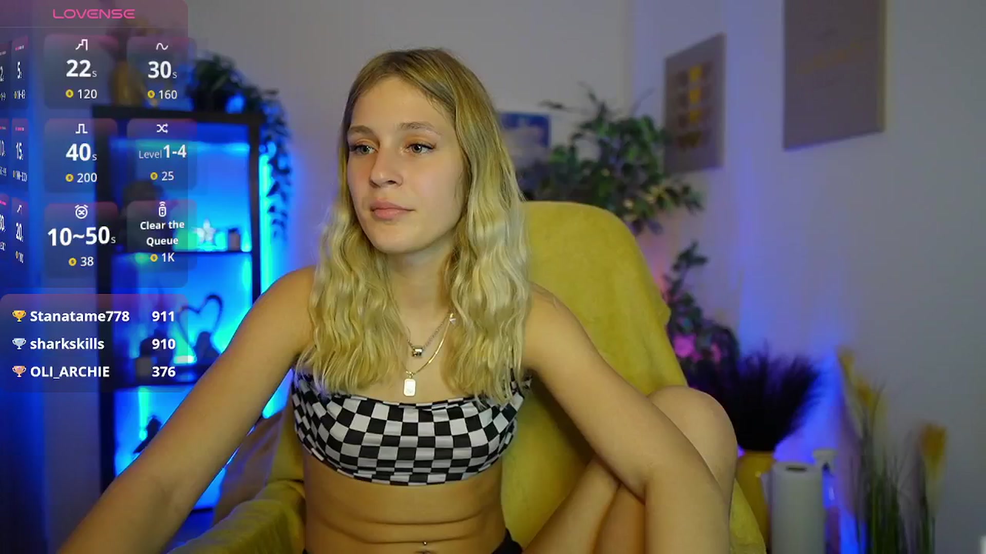 Gallery image thumbnail from Luna_Grace18's myfreecams stream on, 04/17/2026, 19:36 image 12 of 20