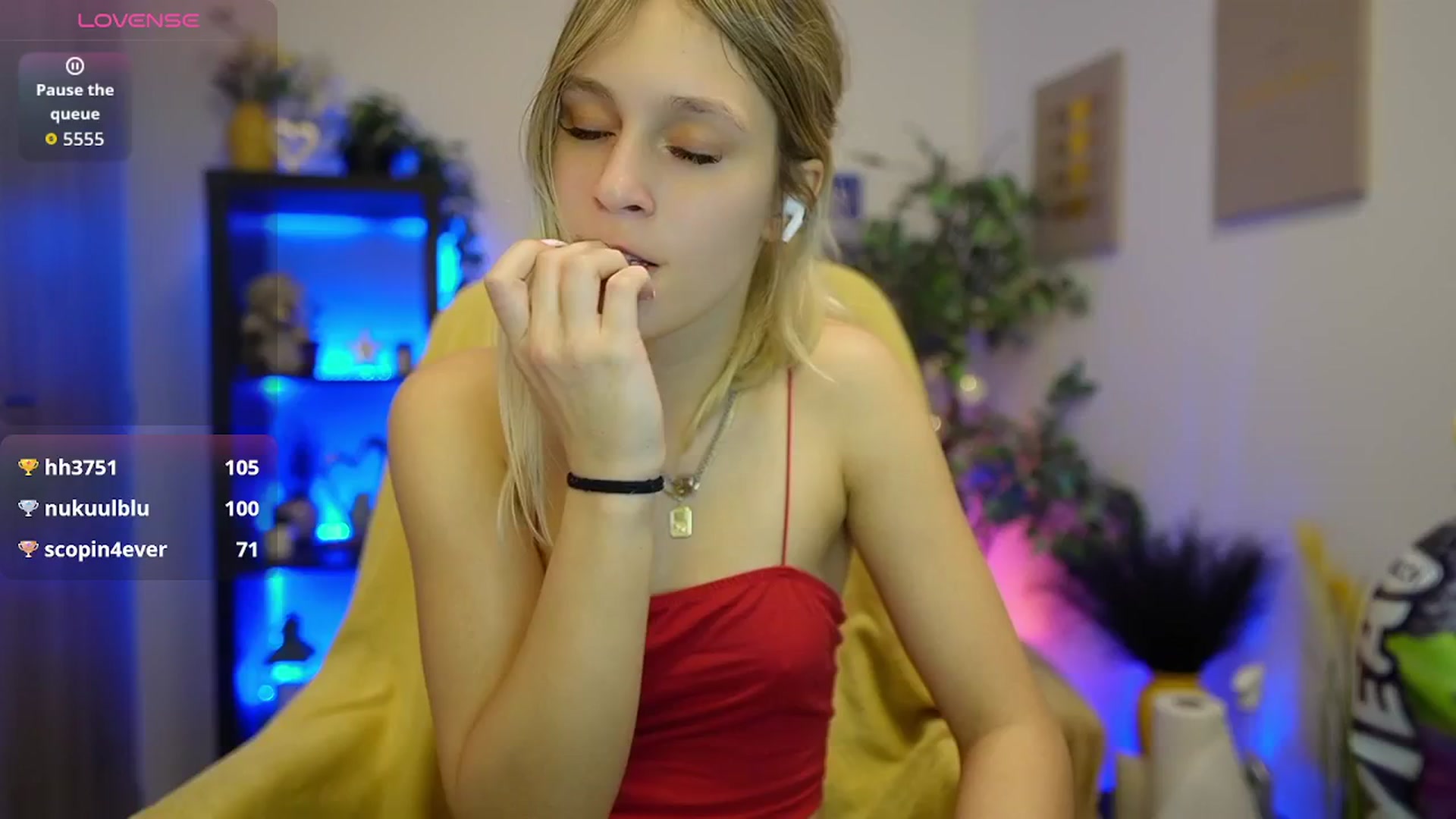Gallery image thumbnail from Luna_Grace18's myfreecams stream on, 04/20/2026, 18:46 image 13 of 20