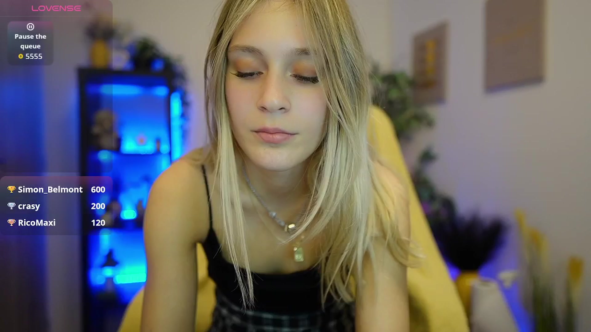 Gallery image thumbnail from Luna_Grace18's myfreecams stream on, 04/26/2026, 18:16 image 7 of 20