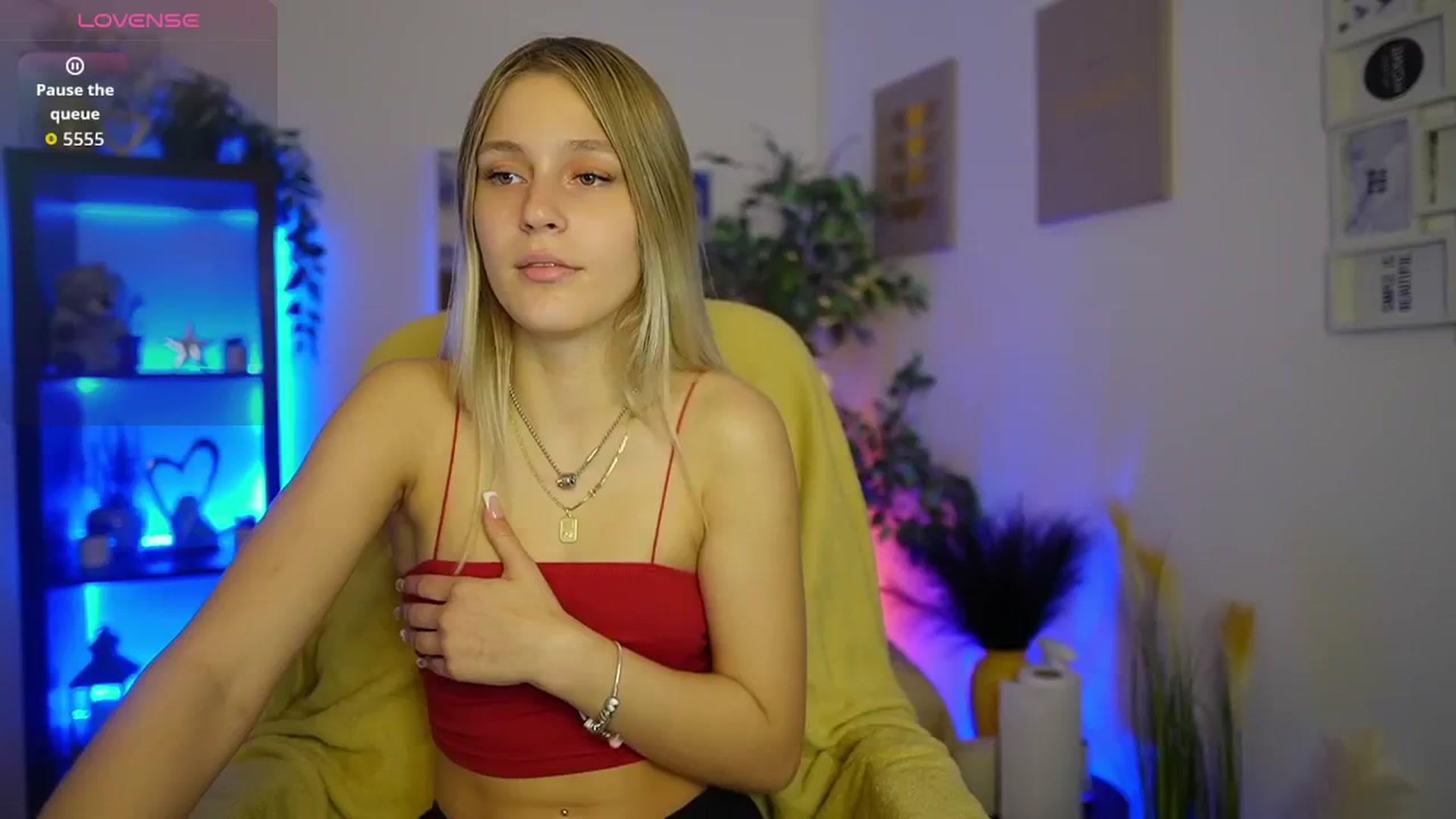 Gallery image thumbnail from Luna_Grace18's myfreecams stream on, 04/27/2026, 12:05 image 1 of 20