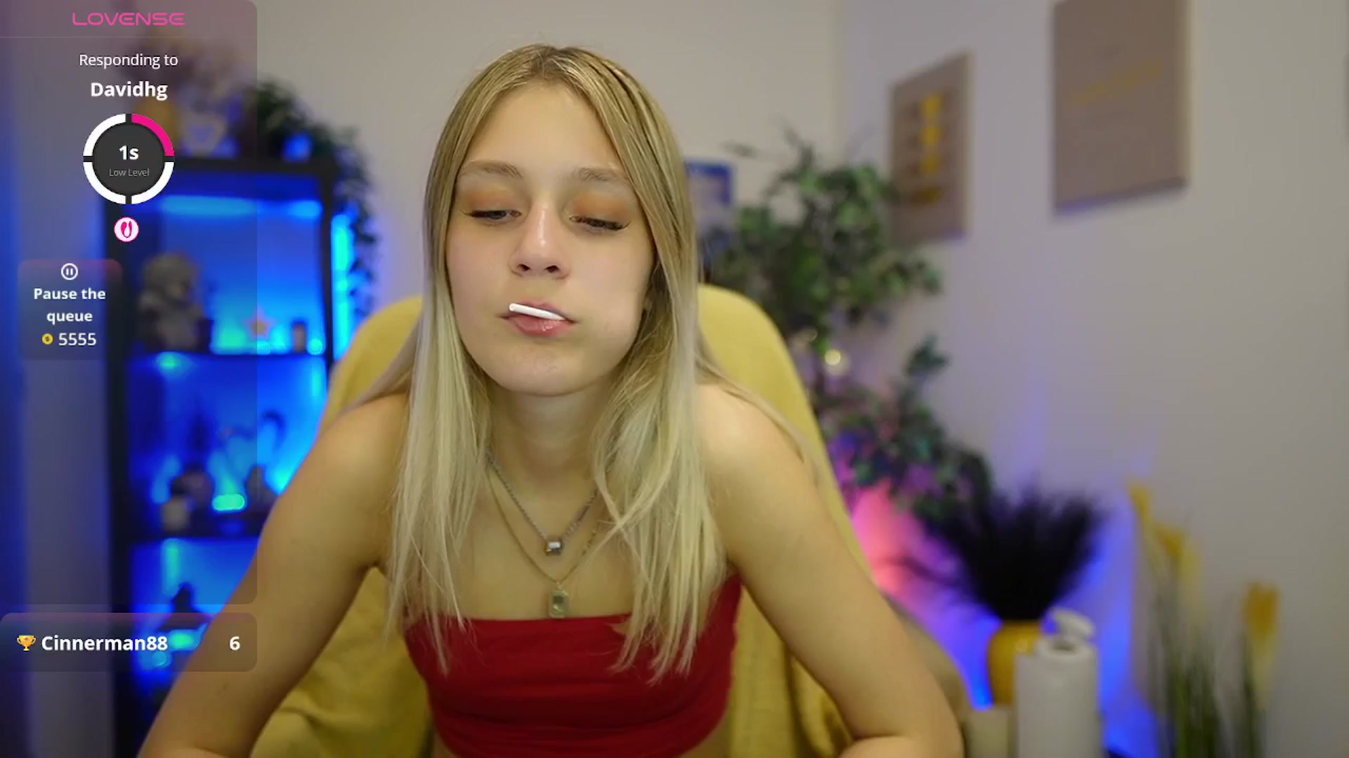 Gallery image thumbnail from Luna_Grace18's myfreecams stream on, 04/27/2026, 12:05 image 17 of 20