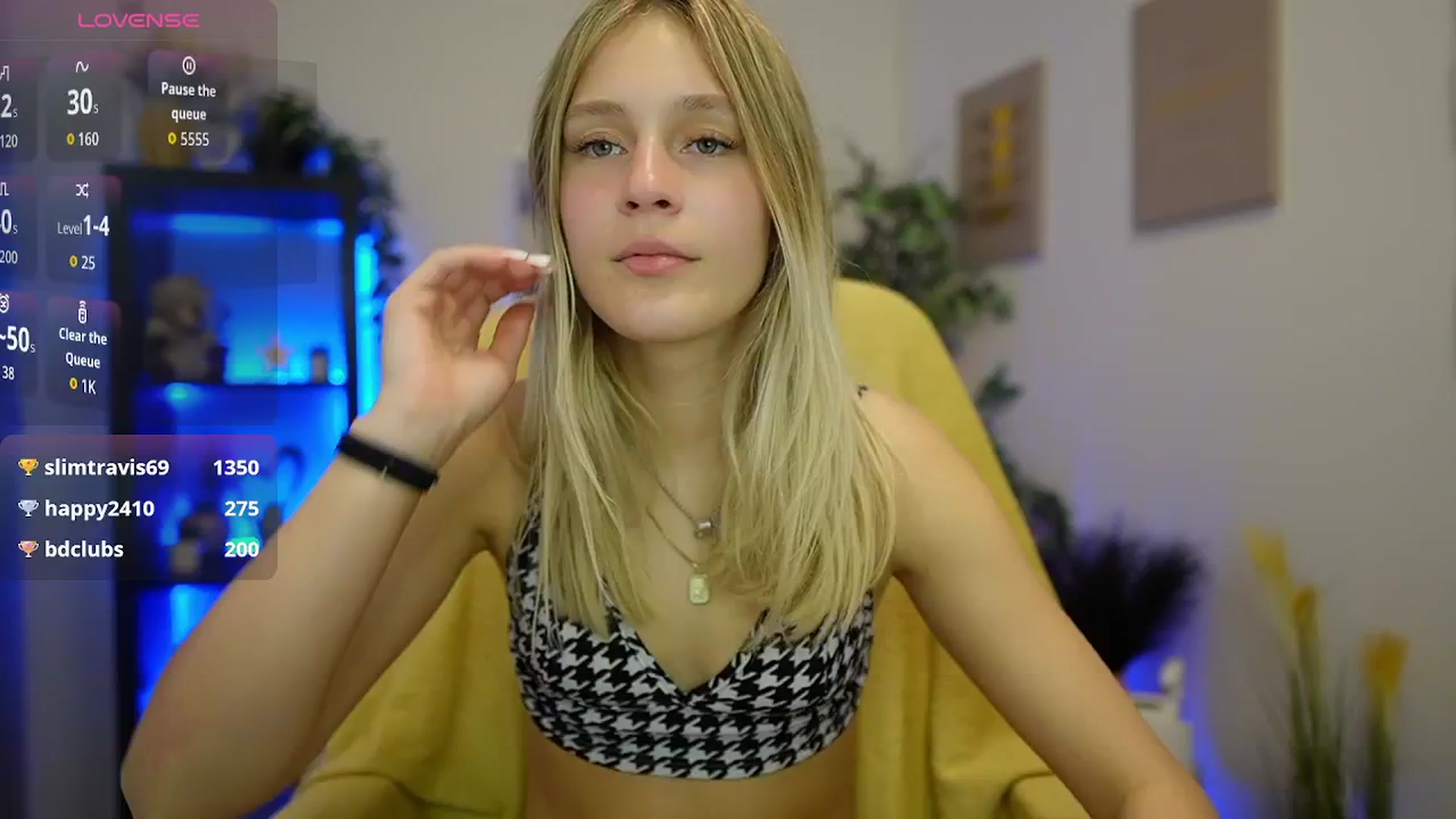 Gallery image thumbnail from Luna_Grace18's myfreecams stream on, 04/28/2026, 23:09 image 14 of 20