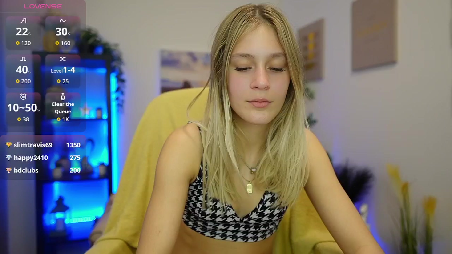 Gallery image thumbnail from Luna_Grace18's myfreecams stream on, 04/28/2026, 23:09 image 17 of 20