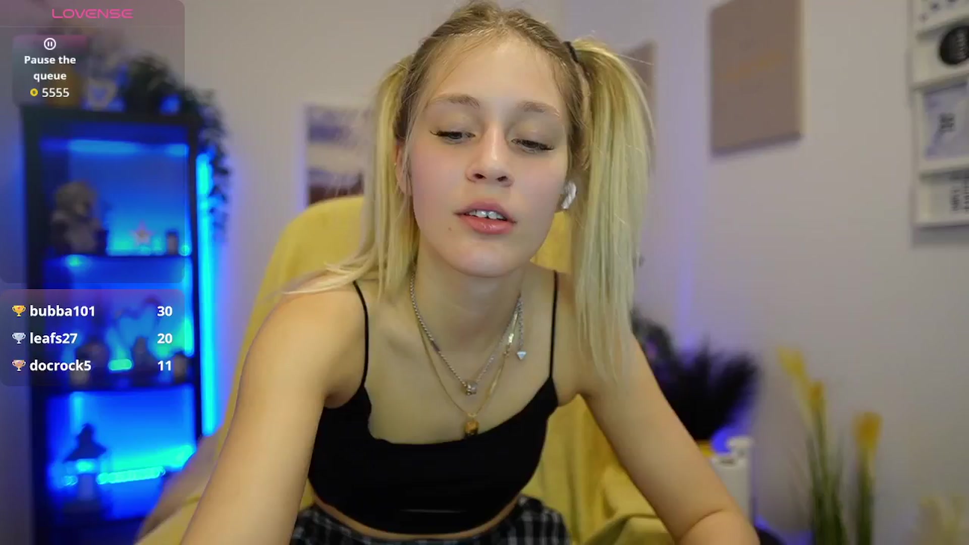 Gallery image thumbnail from Luna_Grace18's myfreecams stream on, 04/29/2026, 21:00 image 3 of 20