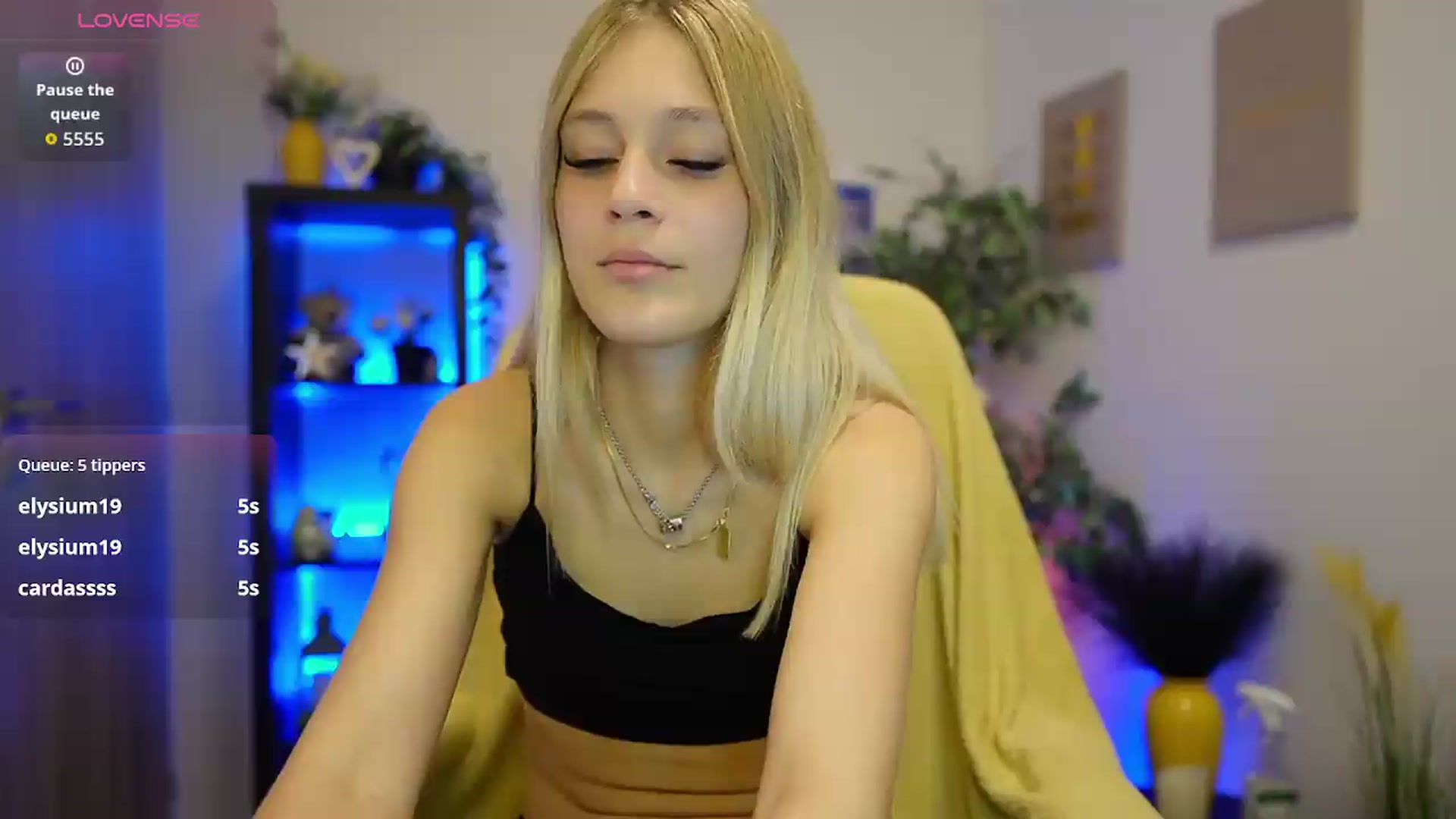 Gallery image thumbnail from Luna_Grace18's myfreecams stream on, 05/09/2026, 18:01 image 13 of 20