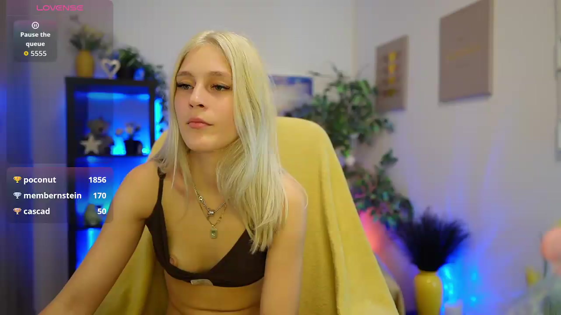 Gallery image thumbnail from Luna_Grace18's myfreecams stream on, 05/19/2026, 18:12 image 18 of 20