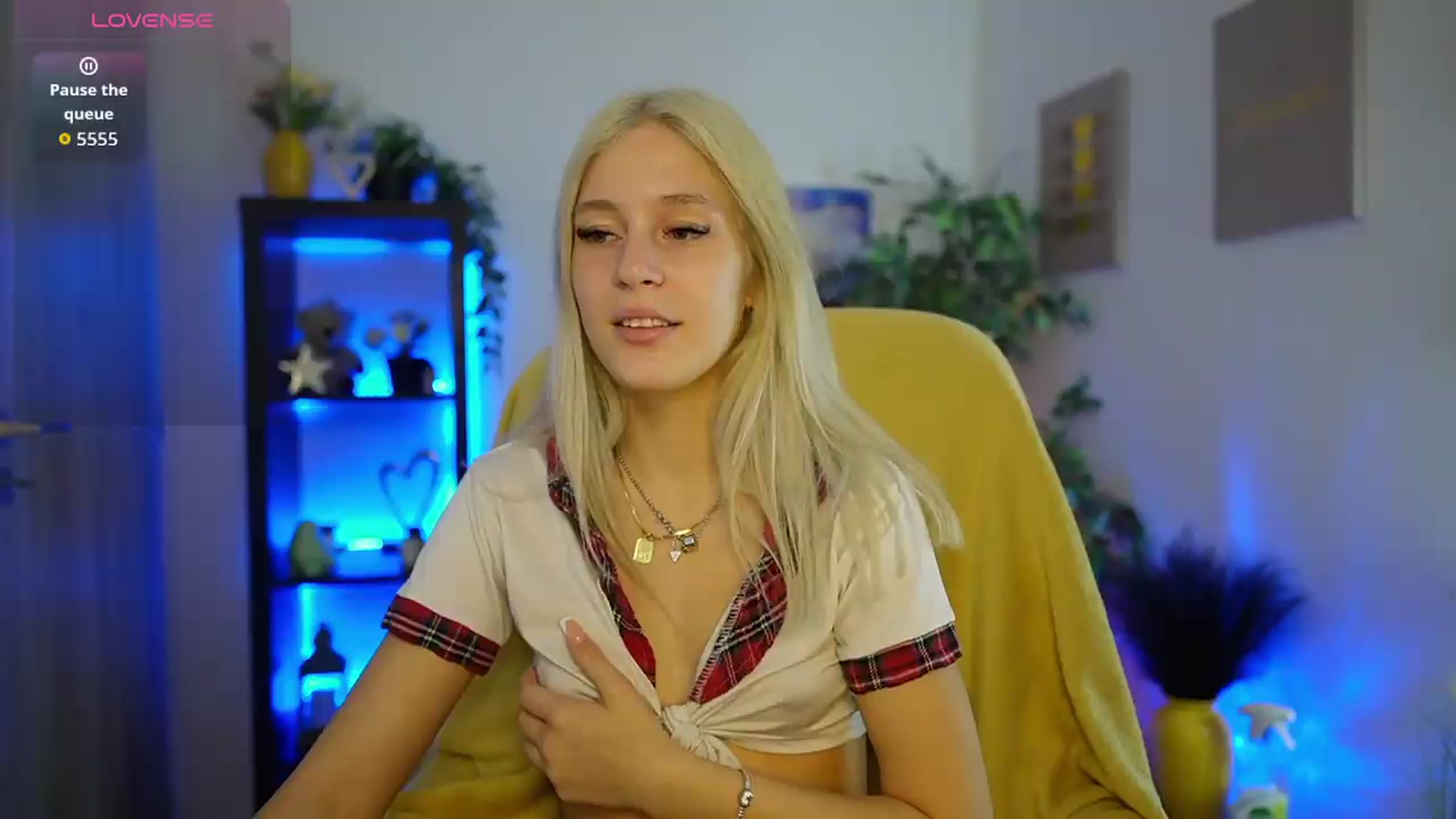Gallery image thumbnail from Luna_Grace18's myfreecams stream on, 05/21/2026, 08:33 image 9 of 20