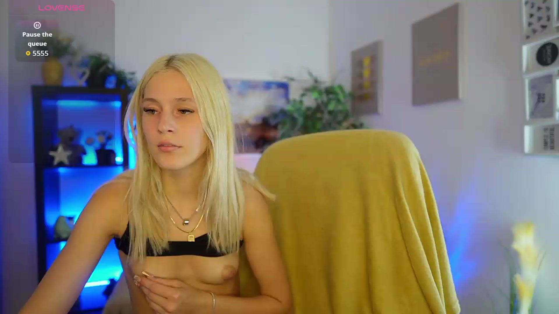 Gallery image thumbnail from Luna_Grace18's myfreecams stream on, 06/01/2026, 13:57 image 18 of 20