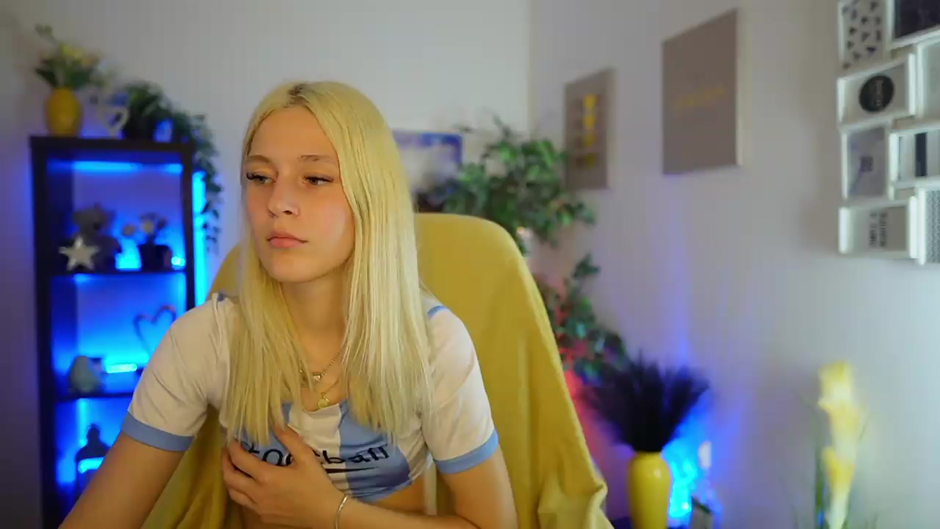 Gallery image thumbnail from Luna_Grace18's myfreecams stream on, 06/05/2026, 15:34 image 2 of 20