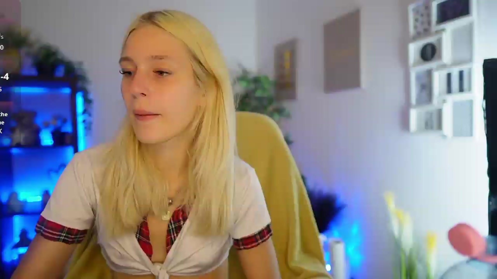 Gallery image thumbnail from Luna_Grace18's myfreecams stream on, 06/21/2026, 14:29 image 1 of 20