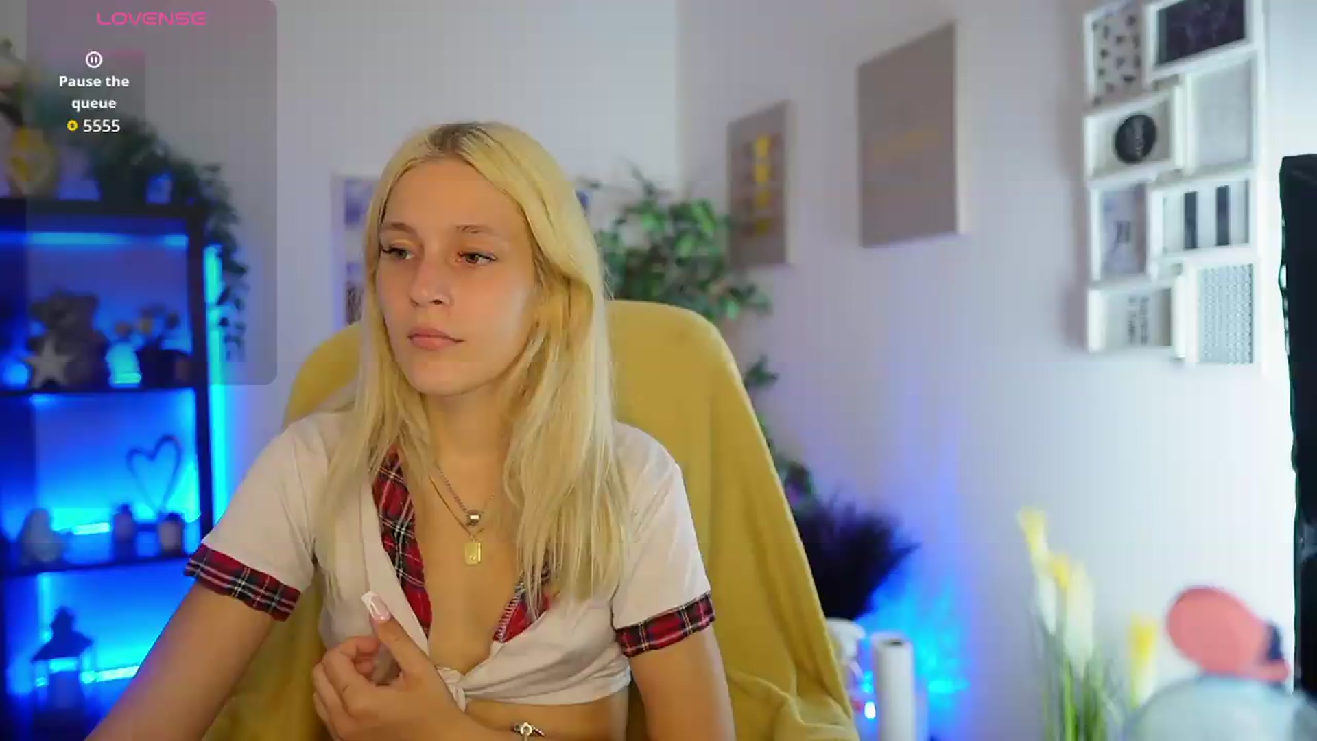 Gallery image thumbnail from Luna_Grace18's myfreecams stream on, 06/21/2026, 14:29 image 9 of 20