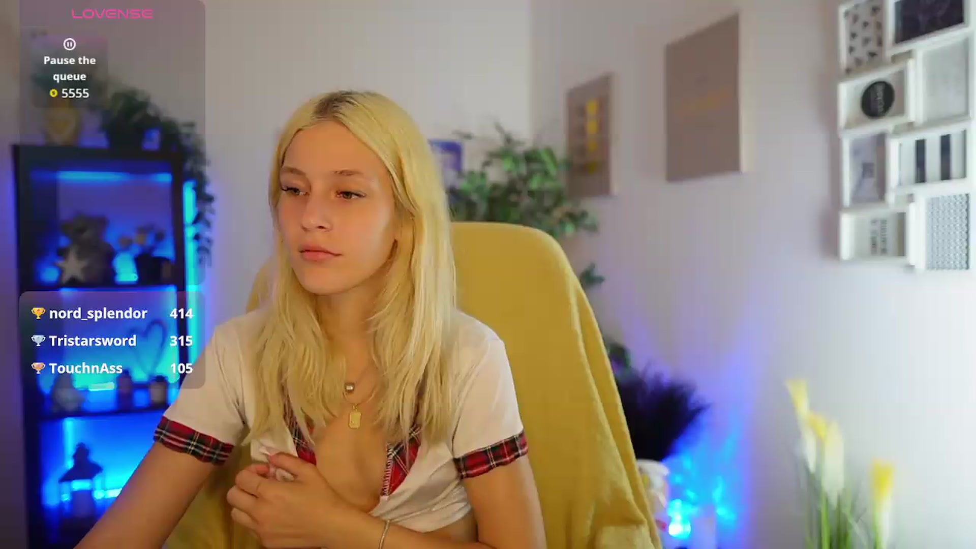 Gallery image thumbnail from Luna_Grace18's myfreecams stream on, 06/21/2026, 15:56 image 6 of 20