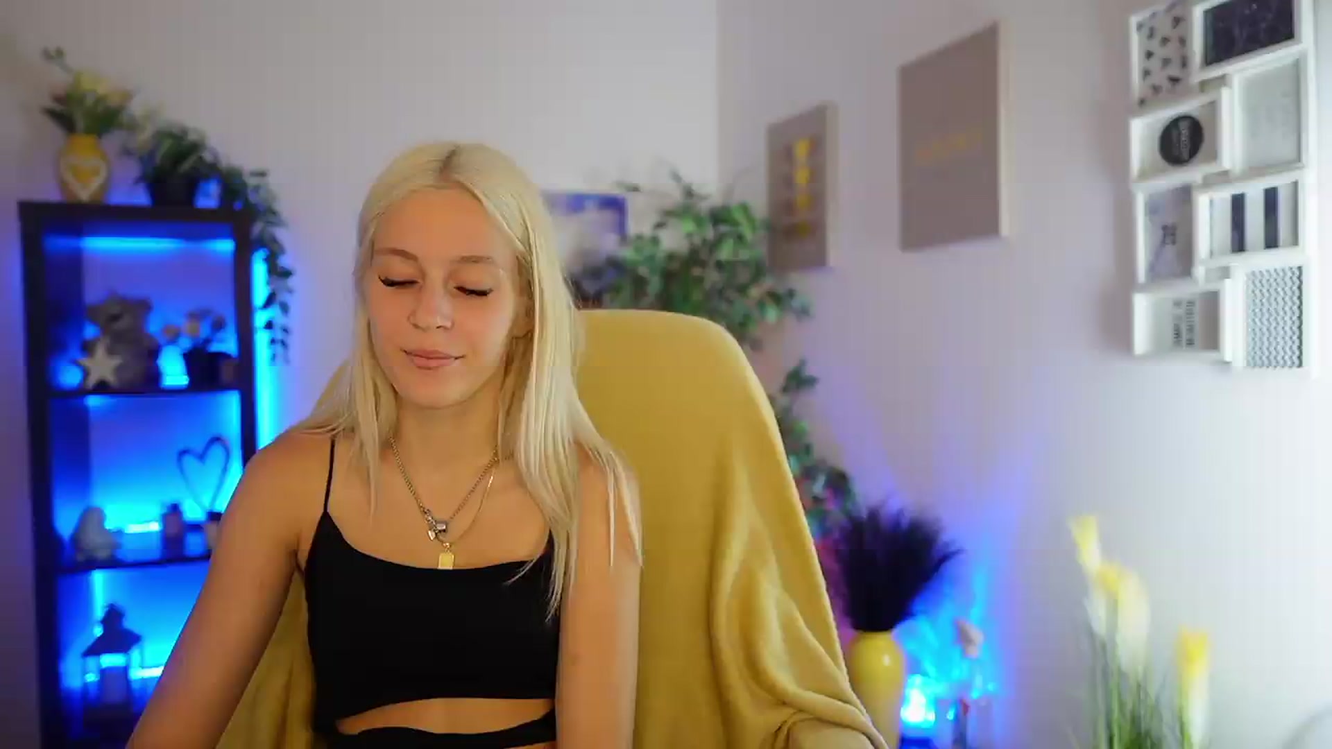 Gallery image thumbnail from Luna_Grace18's myfreecams stream on, 07/02/2026, 15:09 image 1 of 20