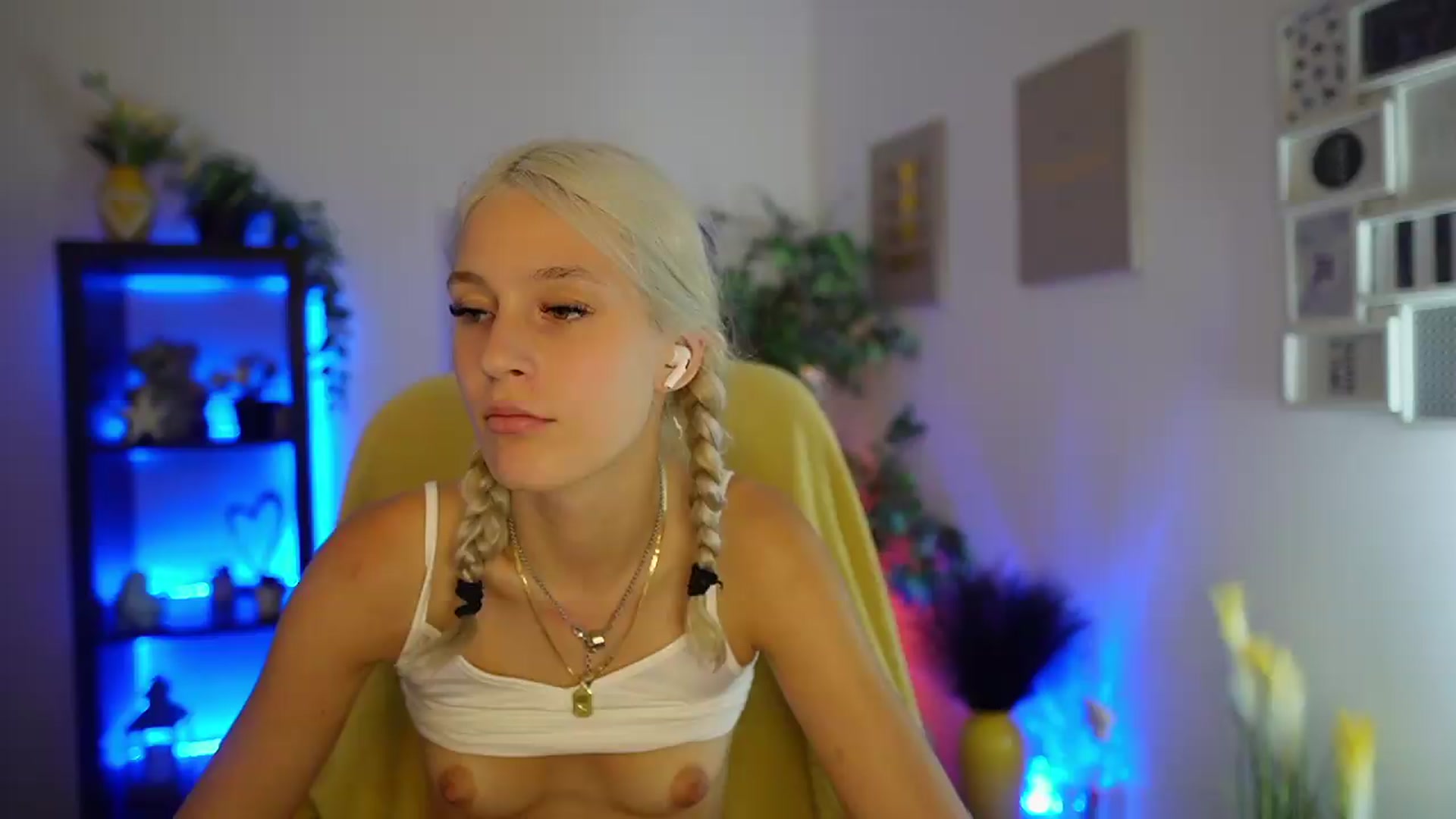 Gallery image thumbnail from Luna_Grace18's myfreecams stream on, 07/03/2026, 15:41 image 7 of 20