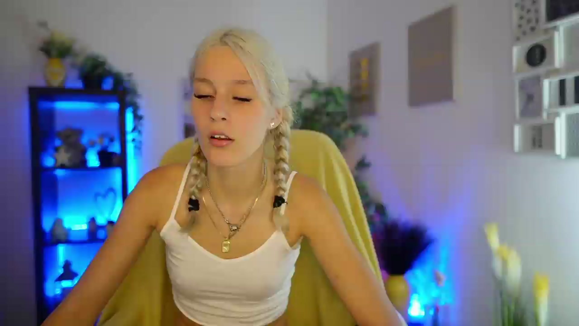 Gallery image thumbnail from Luna_Grace18's myfreecams stream on, 07/03/2026, 17:04 image 13 of 20