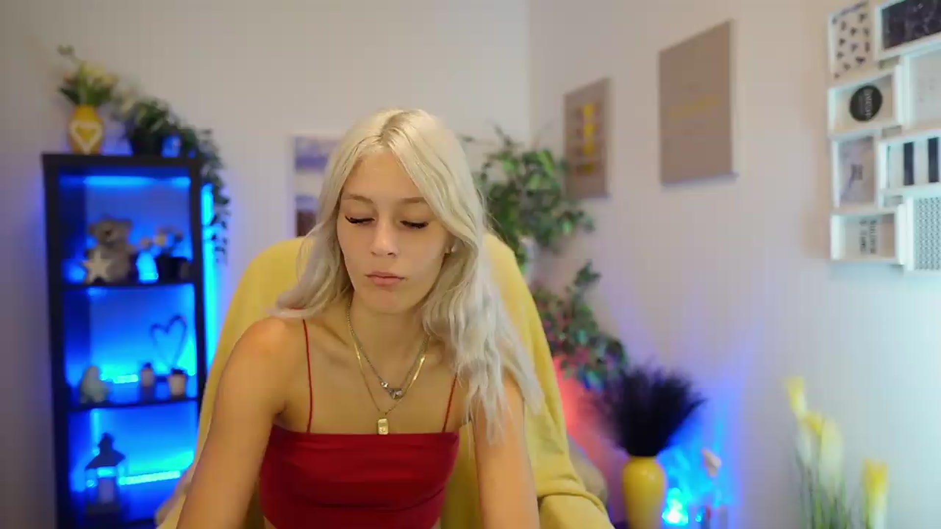 Gallery image thumbnail from Luna_Grace18's myfreecams stream on, 07/05/2026, 12:58 image 3 of 20