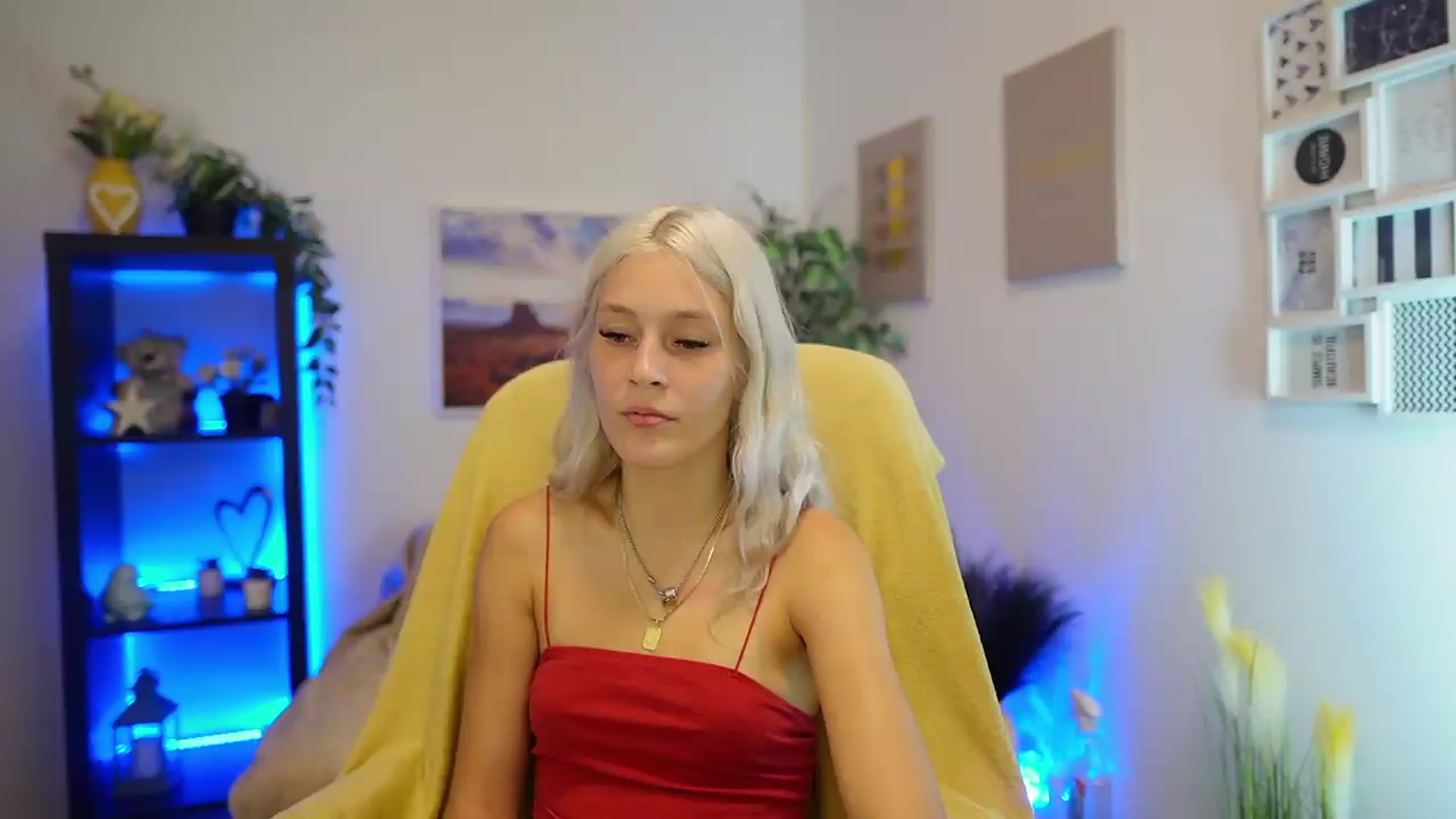 Gallery image thumbnail from Luna_Grace18's myfreecams stream on, 07/05/2026, 13:25 image 15 of 20