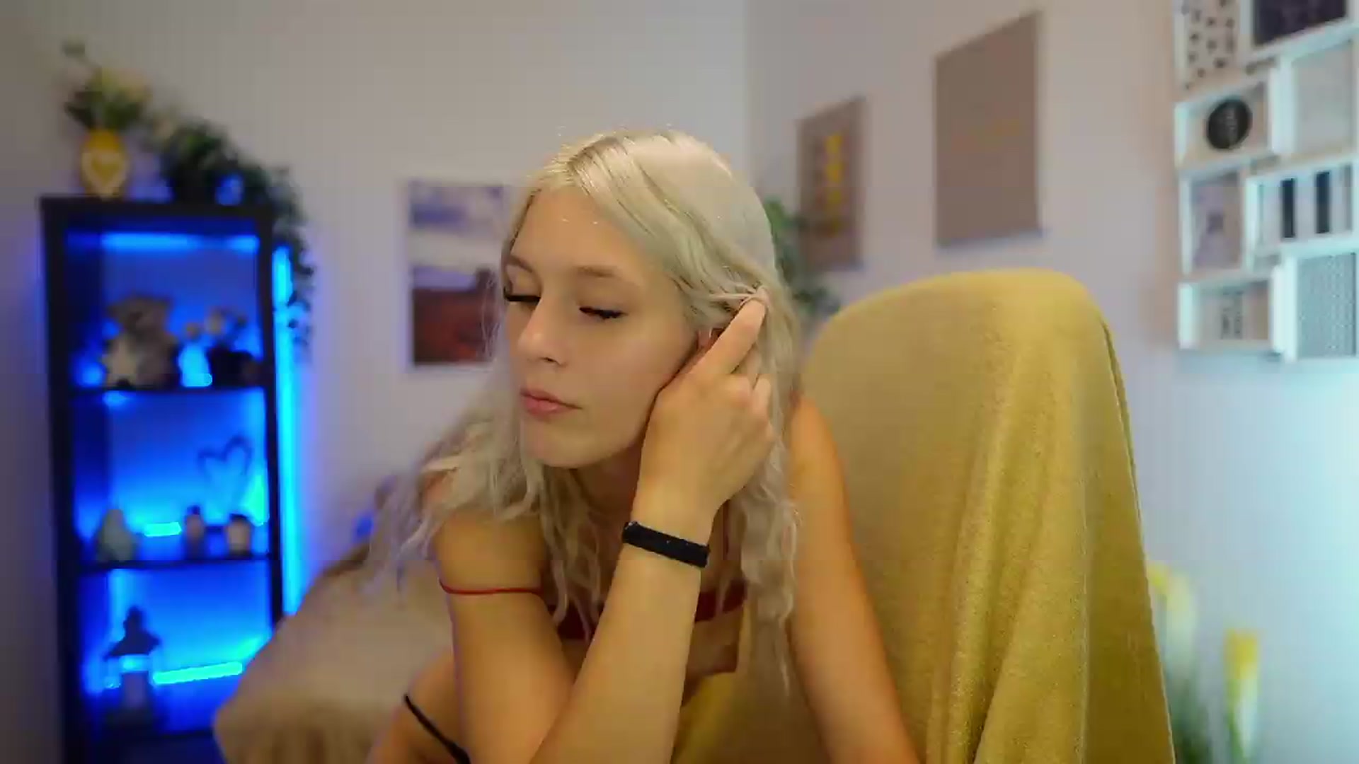 Gallery image thumbnail from Luna_Grace18's myfreecams stream on, 07/05/2026, 14:02 image 18 of 20