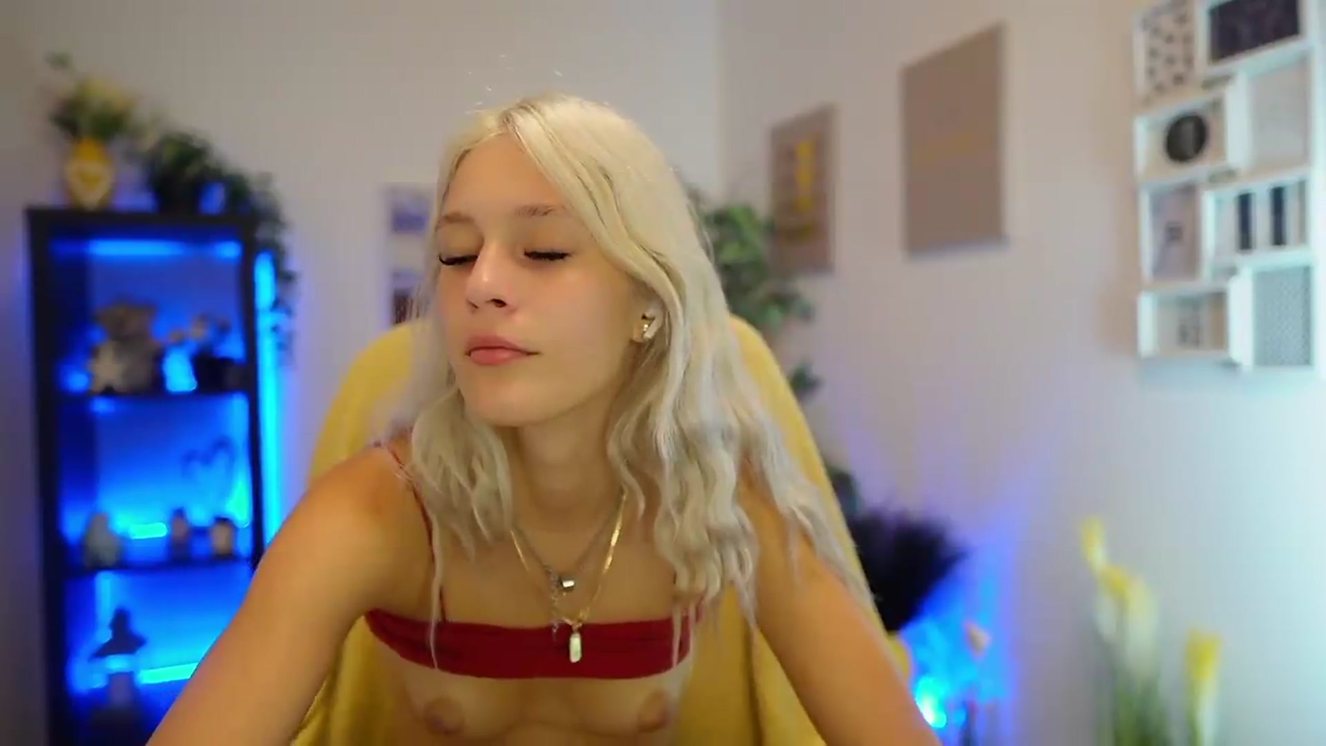 Gallery image thumbnail from Luna_Grace18's myfreecams stream on, 07/05/2026, 17:34 image 12 of 20