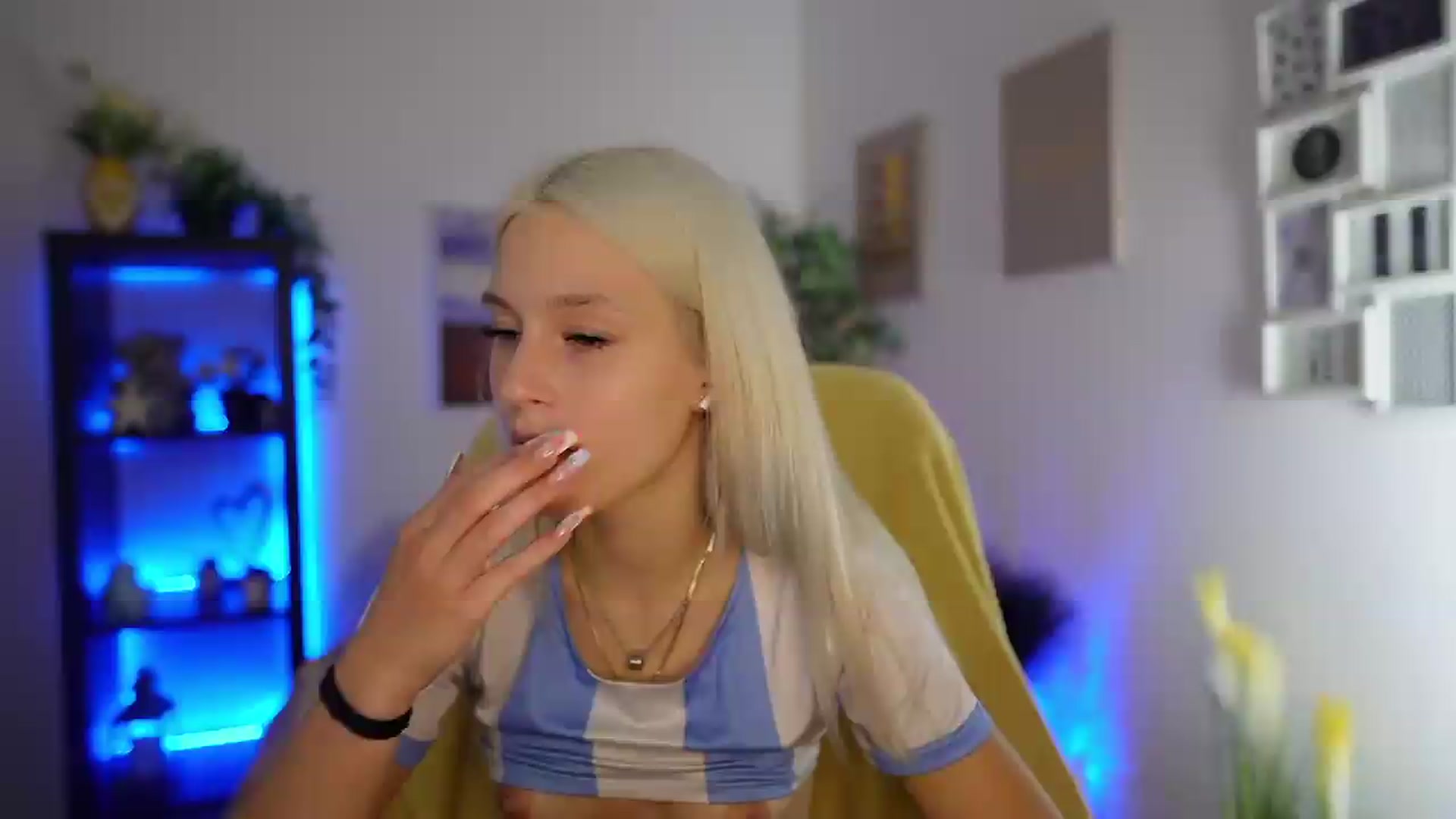 Gallery image thumbnail from Luna_Grace18's myfreecams stream on, 07/06/2026, 15:04 image 17 of 20
