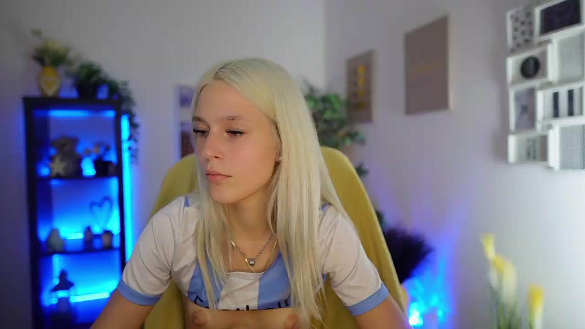 Gallery image thumbnail from Luna_Grace18's myfreecams stream on, 07/06/2026, 16:35 image 17 of 20