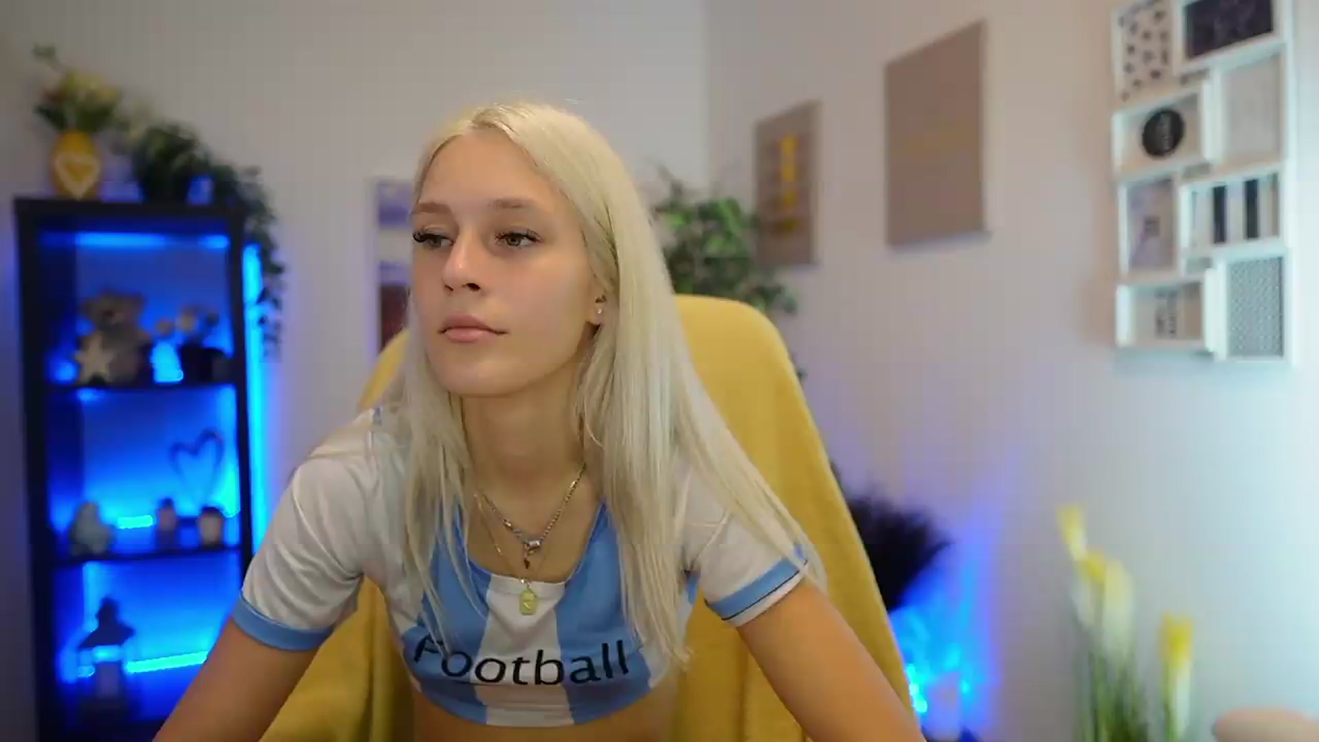 Gallery image thumbnail from Luna_Grace18's myfreecams stream on, 07/06/2026, 17:34 image 5 of 20