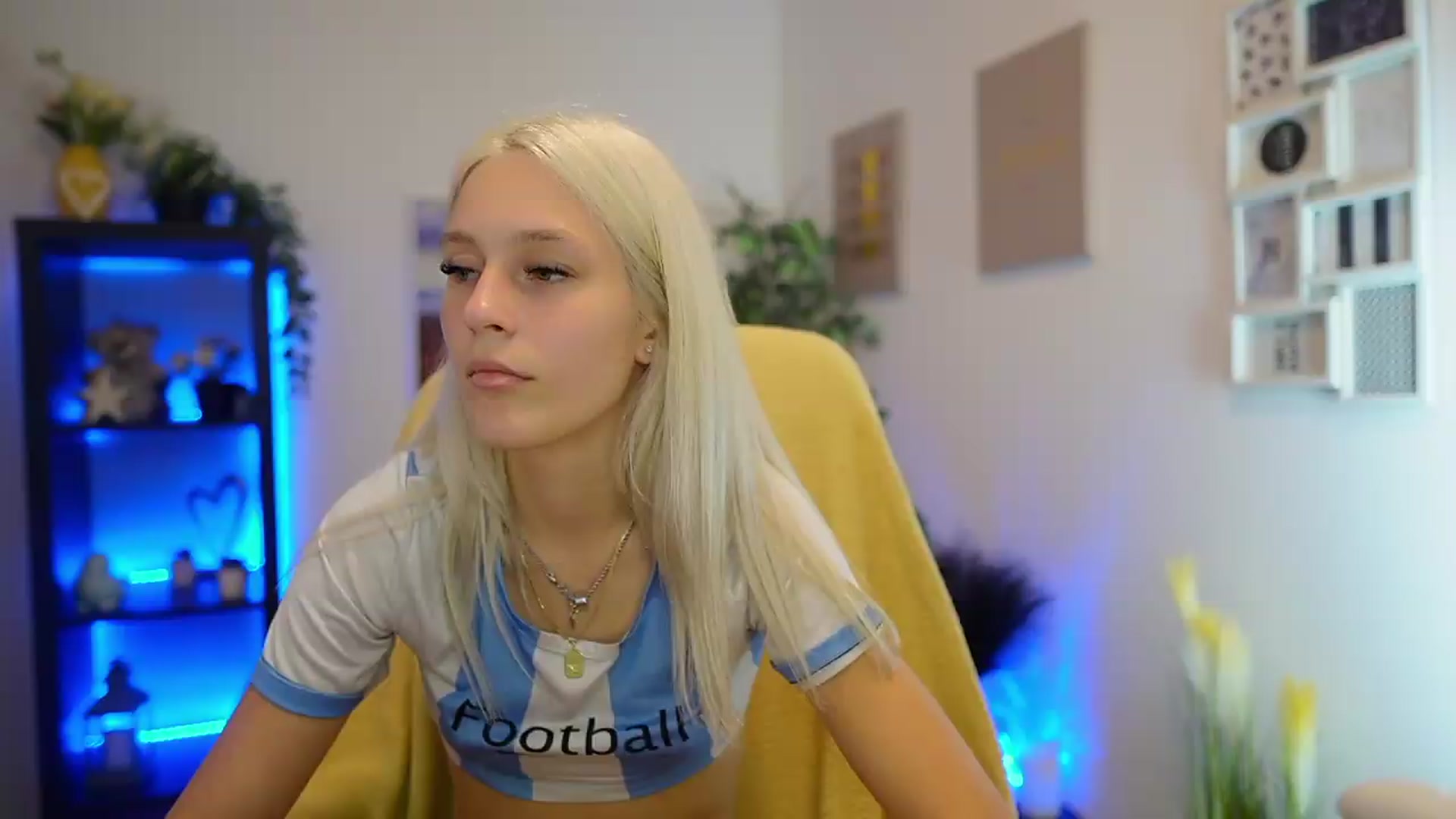 Gallery image thumbnail from Luna_Grace18's myfreecams stream on, 07/06/2026, 17:34 image 6 of 20