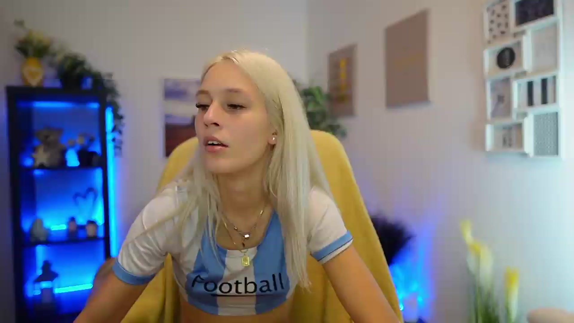 Gallery image thumbnail from Luna_Grace18's myfreecams stream on, 07/06/2026, 17:34 image 4 of 20