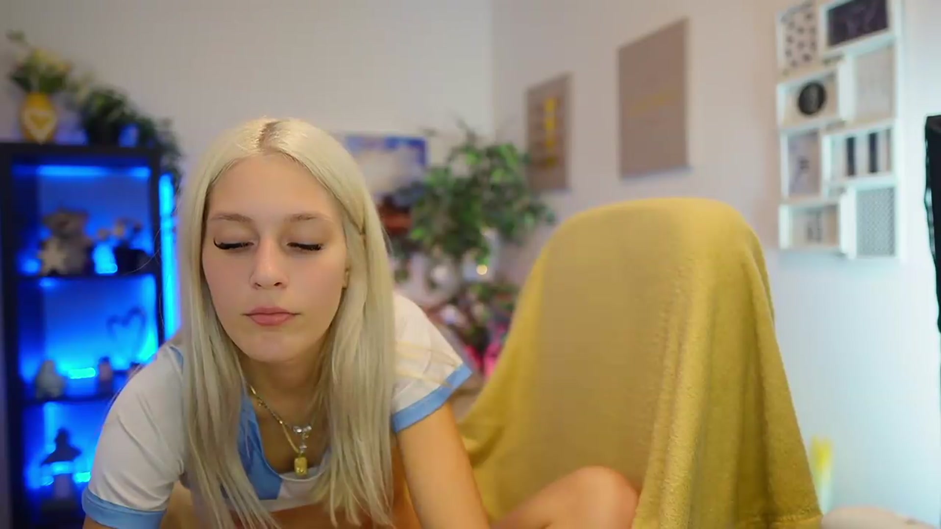 Gallery image thumbnail from Luna_Grace18's myfreecams stream on, 07/06/2026, 18:35 image 9 of 20