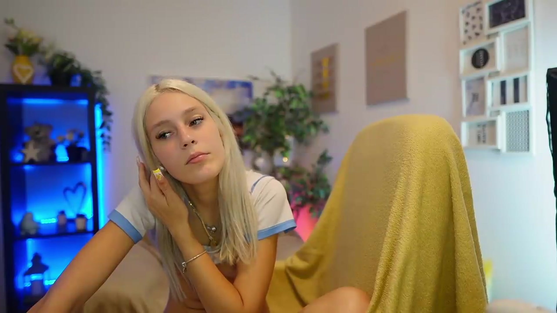 Gallery image thumbnail from Luna_Grace18's myfreecams stream on, 07/06/2026, 18:35 image 11 of 20