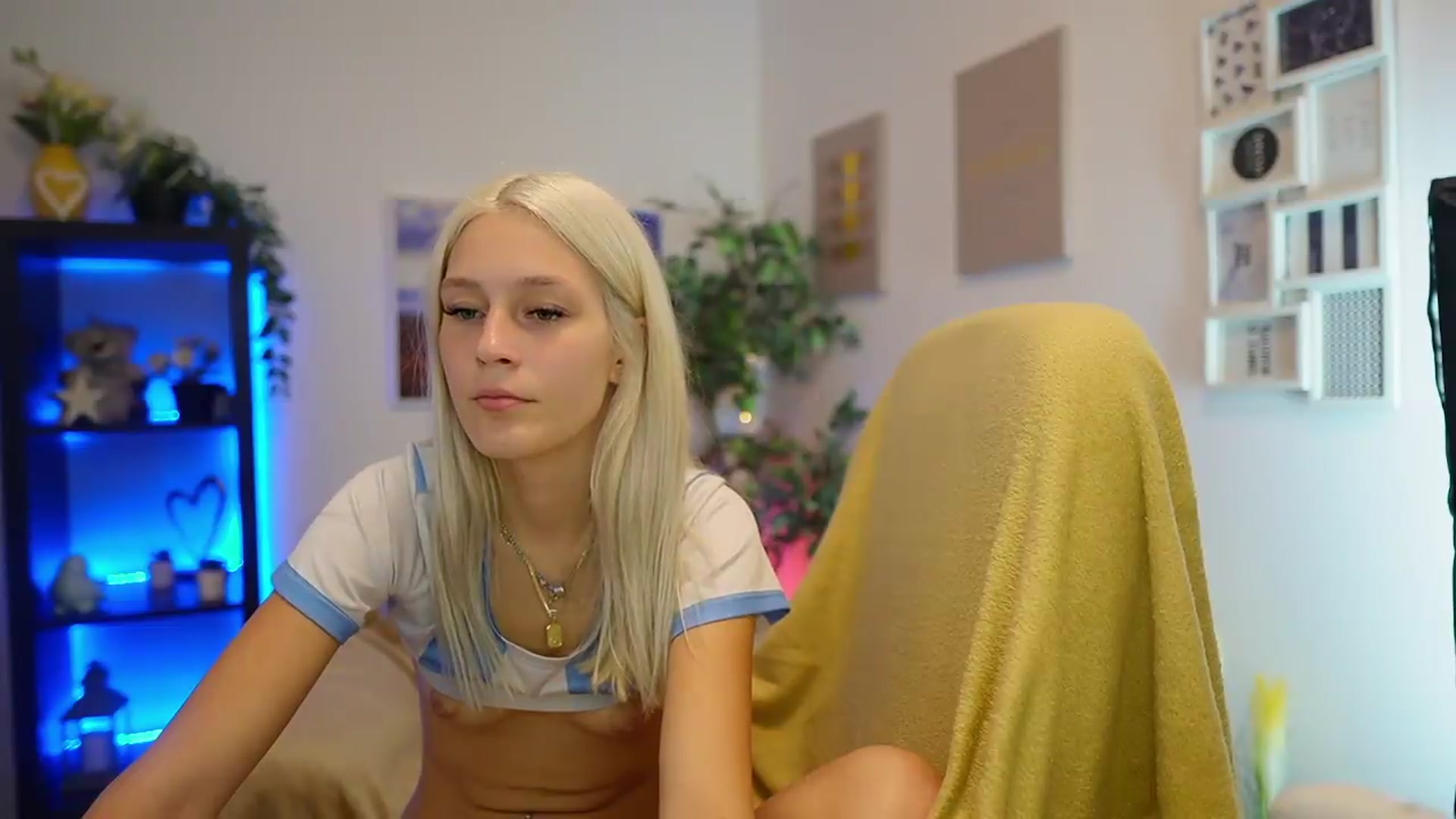 Gallery image thumbnail from Luna_Grace18's myfreecams stream on, 07/06/2026, 18:35 image 10 of 20